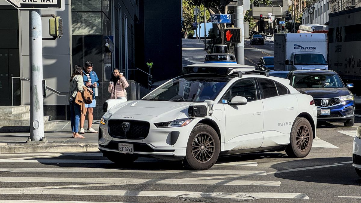 حوادث Waymo تا حد زیادی اشتباه ما فقط انسان است