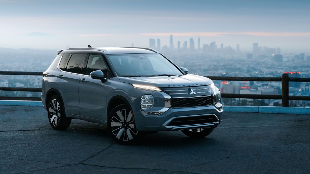 میتسوبیشی در پاسخ به تعاریف ، محموله ها را برای معامله گران متوقف می کند