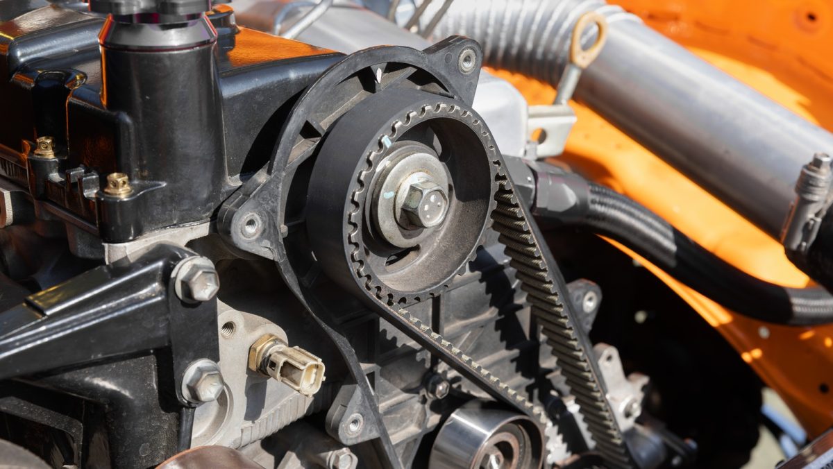 چه اتفاقی می افتد اگر کمربند زمان بندی روی موتور مداخله شکسته شود؟