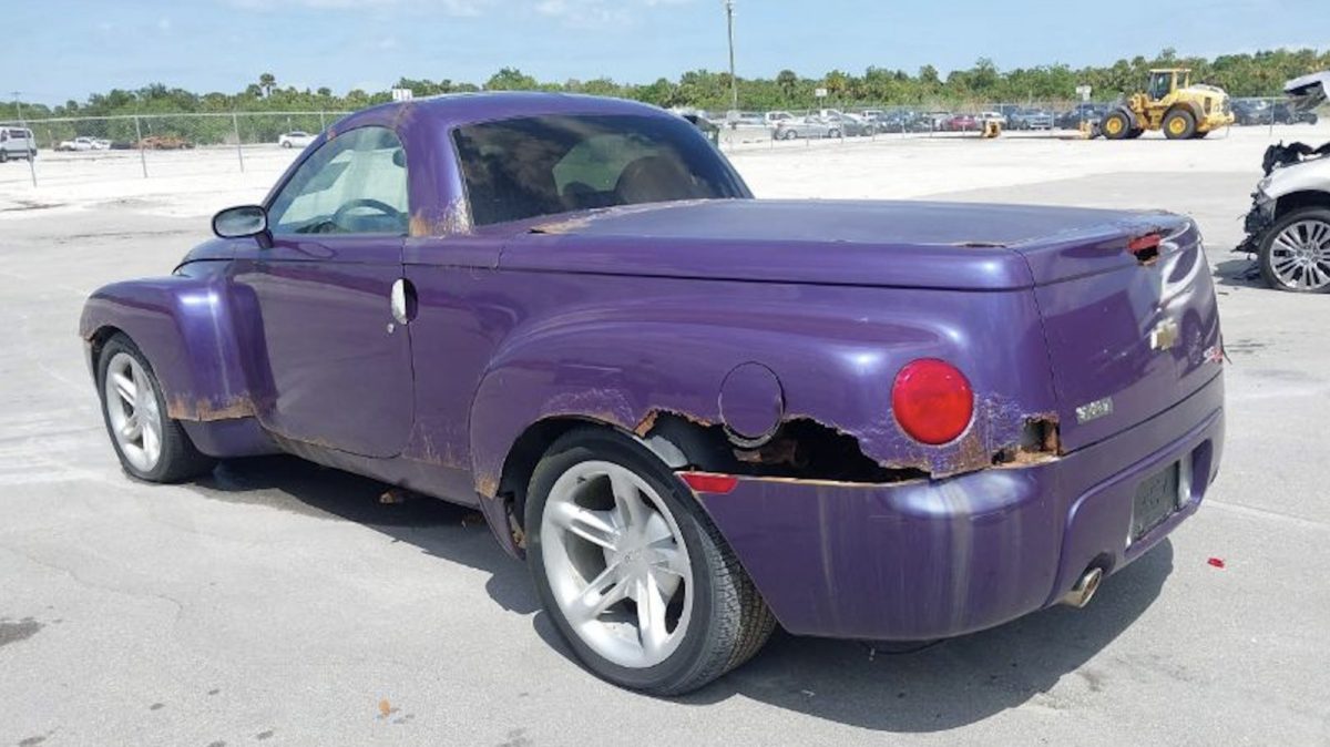 این ممکن است بدترین Chevy SSR موجود باشد