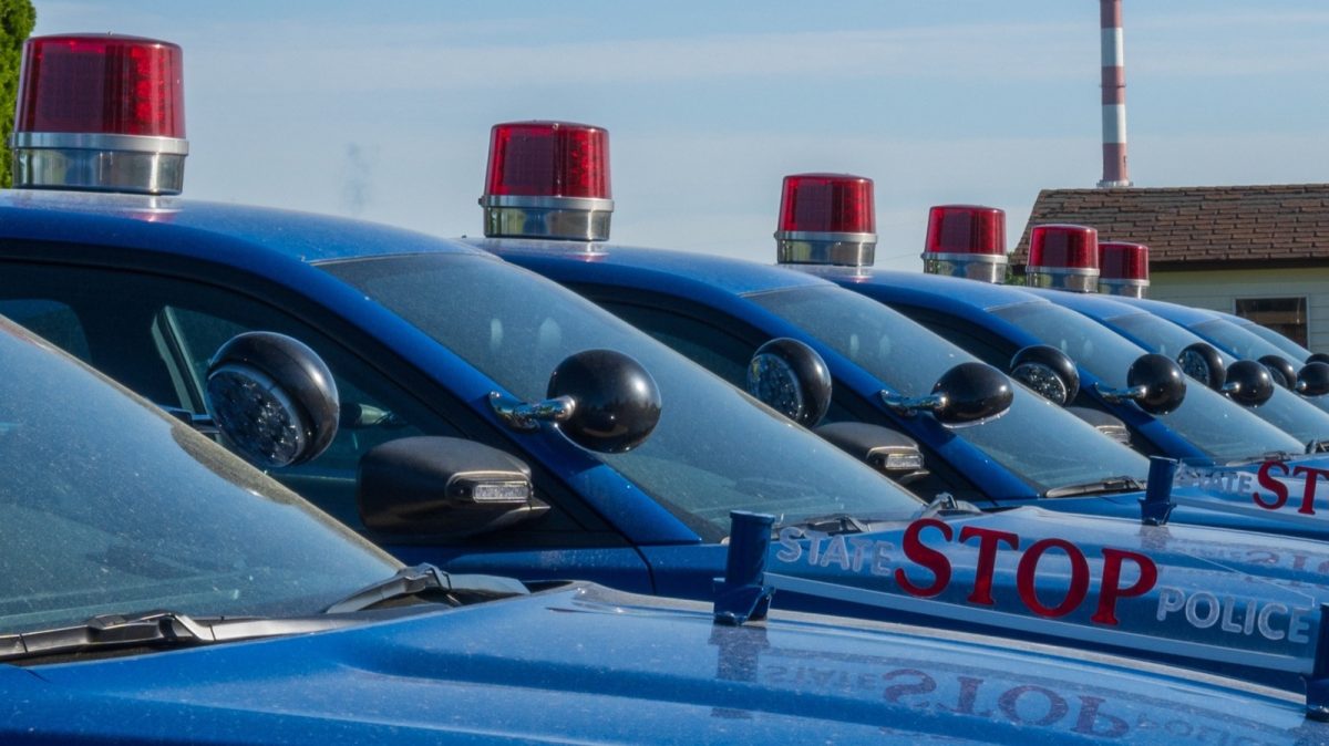 اتومبیل های پلیس میشیگان هنوز به سبک مدرسه قدیمی لامپ هستند ، به همین دلیل این